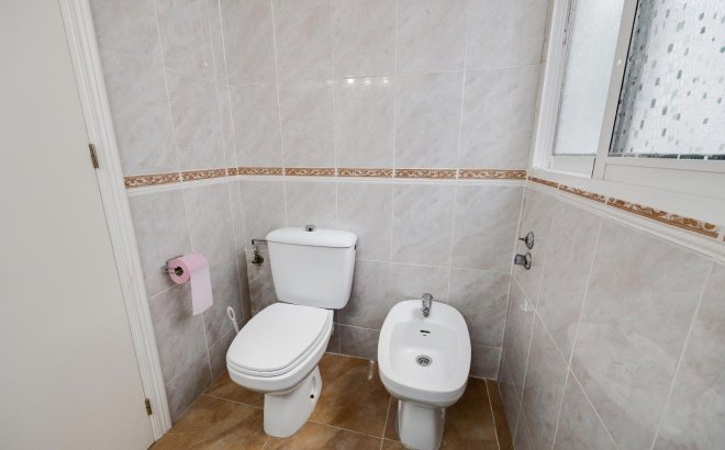 Resale - Apartment -
Torrevieja - Centro