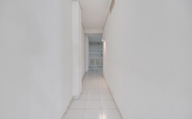 Resale - Apartment -
Torrevieja - Centro