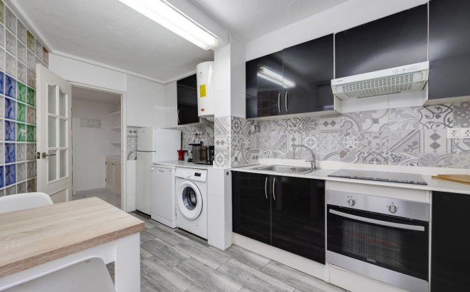 Resale - Apartment -
Torrevieja - Centro