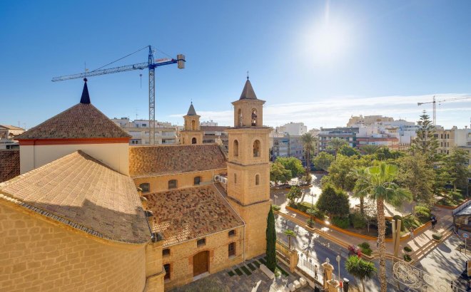 Resale - Apartment -
Torrevieja - Centro