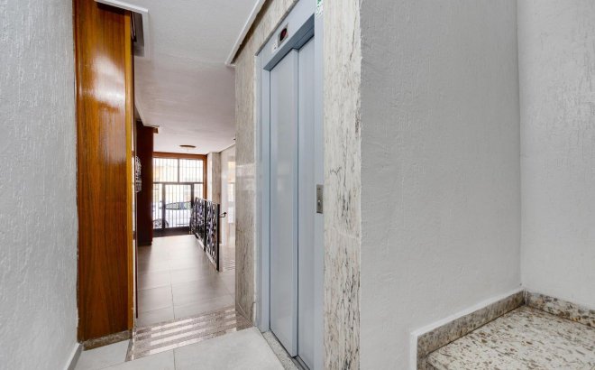 Resale - Apartment -
Torrevieja - Centro
