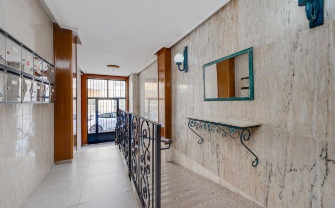 Resale - Apartment -
Torrevieja - Centro