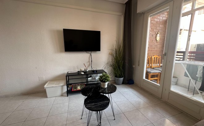 Resale - Apartment -
Torrevieja - Centro