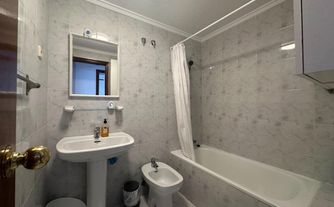 Resale - Apartment -
Torrevieja - Centro