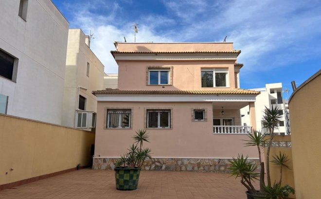 Revente - Villa -
Orihuela Costa - Villamartín-las Filipinas