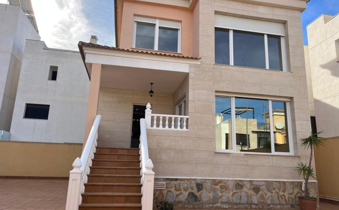 Revente - Villa -
Orihuela Costa - Villamartín-las Filipinas