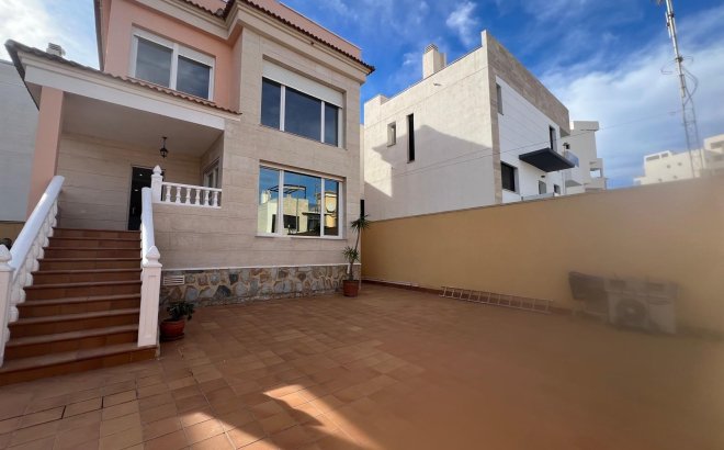 Revente - Villa -
Orihuela Costa - Villamartín-las Filipinas