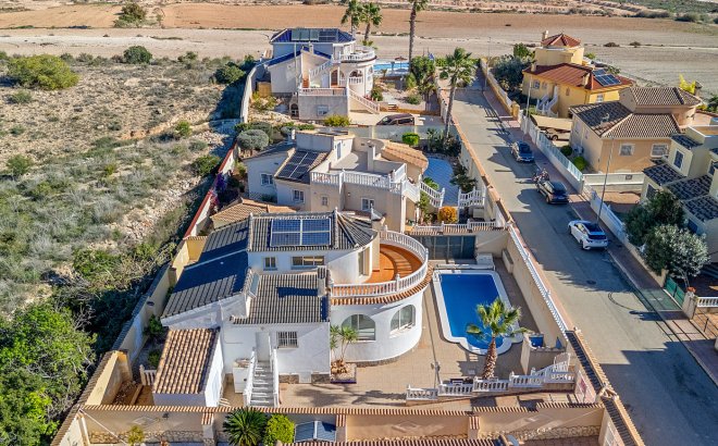 Revente - Villa -
Rojales - Inland