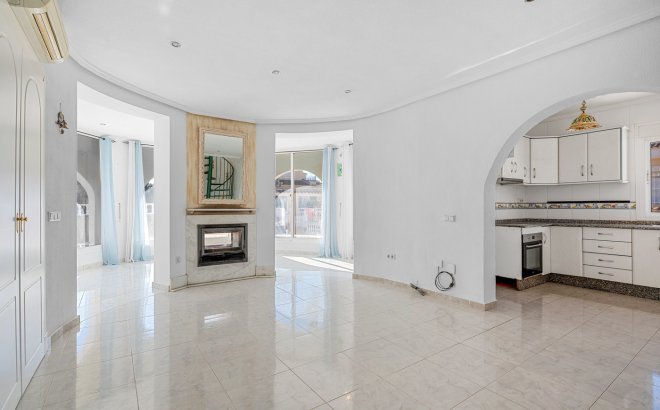 Revente - Villa -
Rojales - Inland