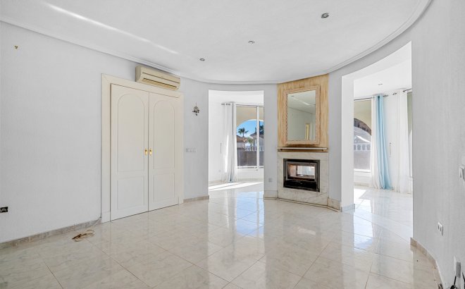 Revente - Villa -
Rojales - Inland