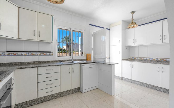 Revente - Villa -
Rojales - Inland