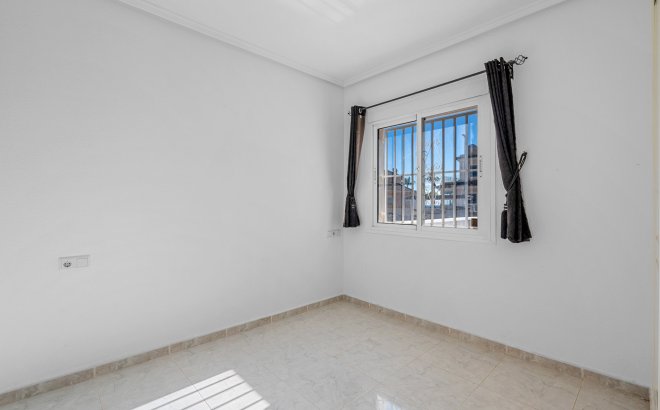 Revente - Villa -
Rojales - Inland