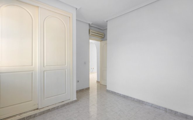 Revente - Villa -
Rojales - Inland