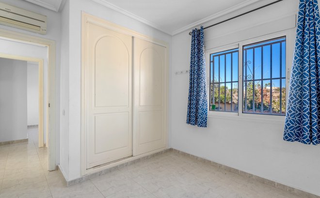 Revente - Villa -
Rojales - Inland