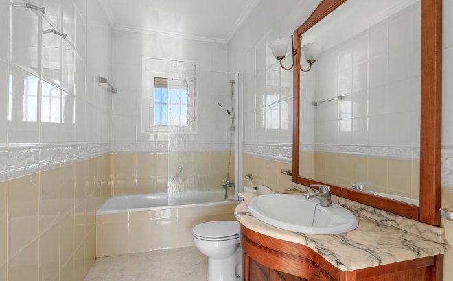 Revente - Villa -
Rojales - Inland