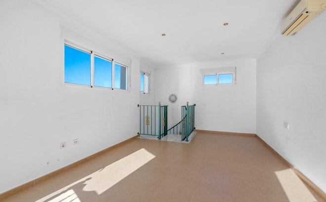 Revente - Villa -
Rojales - Inland