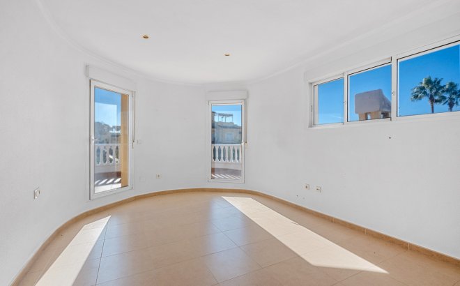 Revente - Villa -
Rojales - Inland