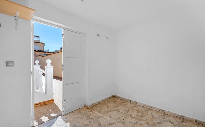 Revente - Villa -
Rojales - Inland