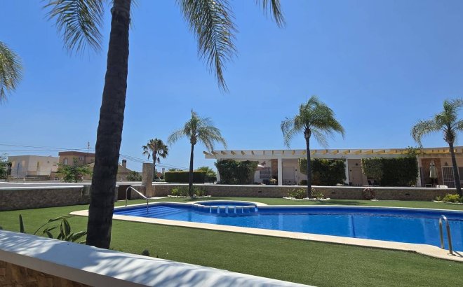 Resale - Town House -
Pilar de la Horadada - Mil Palmeras