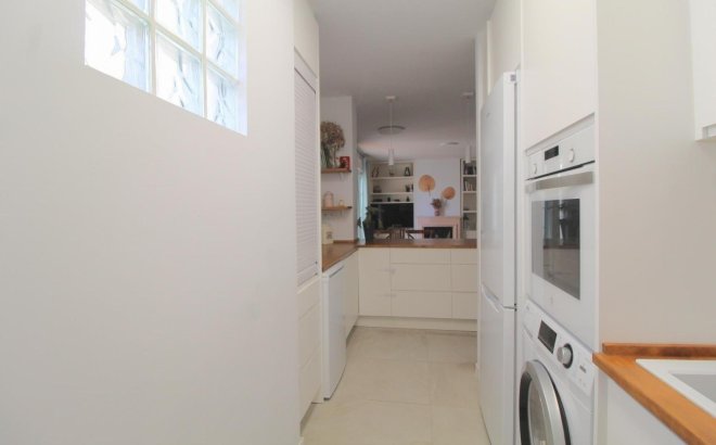 Resale - Apartment -
Torrevieja - La Veleta