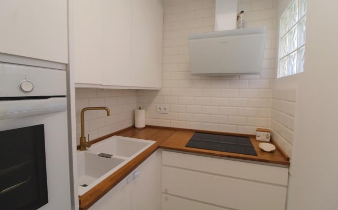 Resale - Apartment -
Torrevieja - La Veleta