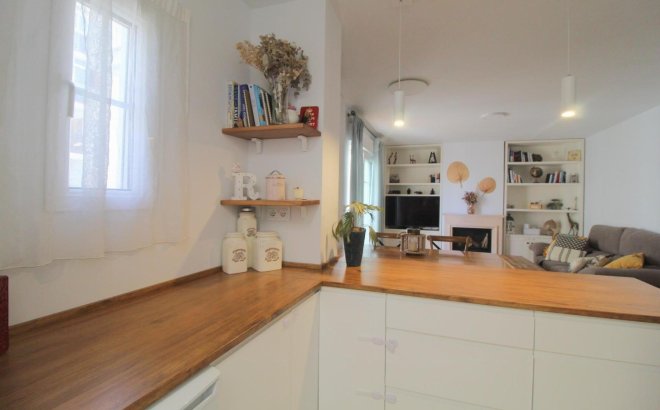 Resale - Apartment -
Torrevieja - La Veleta