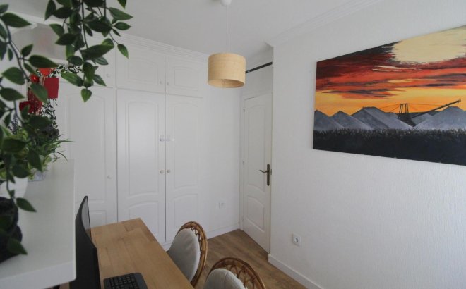 Resale - Apartment -
Torrevieja - La Veleta