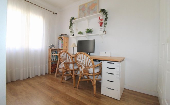 Resale - Apartment -
Torrevieja - La Veleta