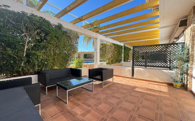 Resale - Terraced house -
Pilar de la Horadada - Mil Palmeras