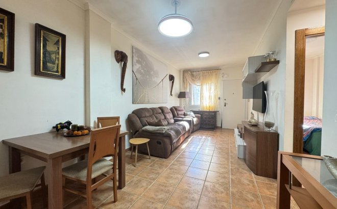 Resale - Terraced house -
Pilar de la Horadada - Mil Palmeras