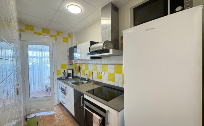 Resale - Terraced house -
Pilar de la Horadada - Mil Palmeras