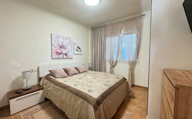 Resale - Terraced house -
Pilar de la Horadada - Mil Palmeras