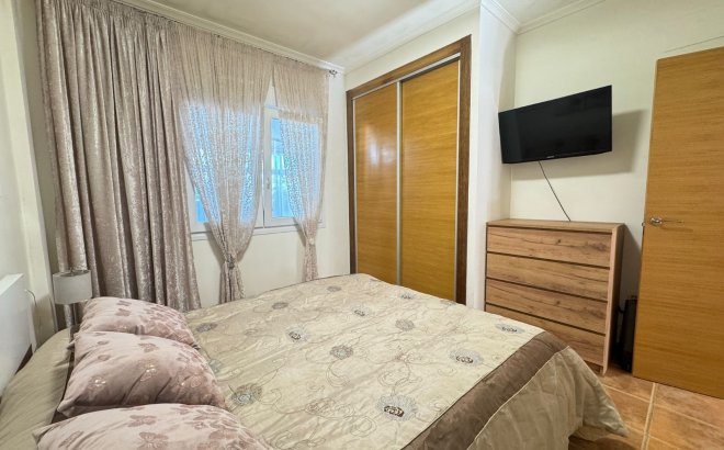 Resale - Terraced house -
Pilar de la Horadada - Mil Palmeras