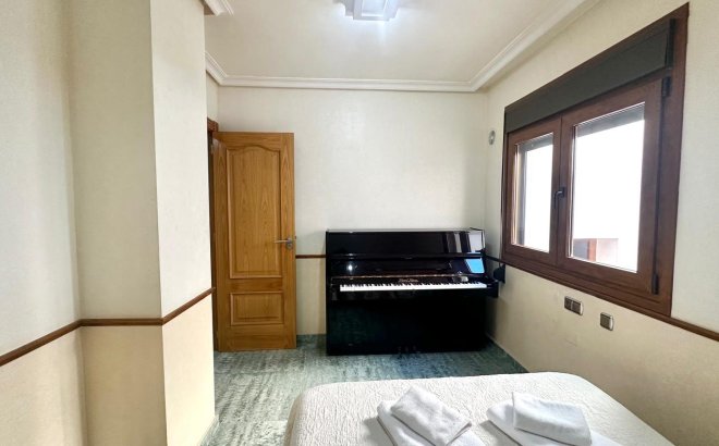 Revente - Penthouse -
Torrevieja