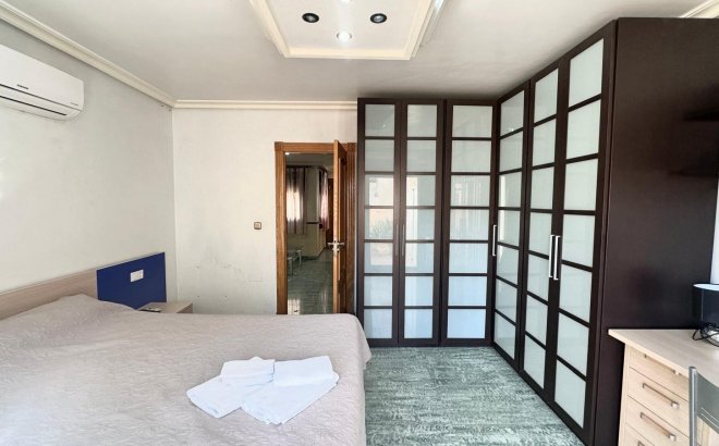 Revente - Penthouse -
Torrevieja