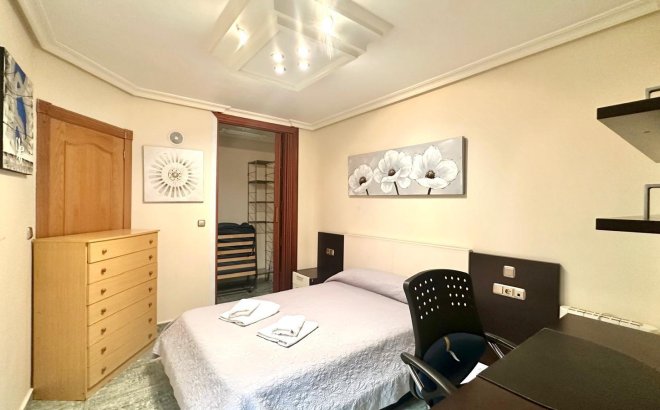 Revente - Penthouse -
Torrevieja