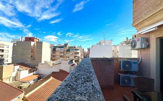 Herverkoop - Penthouse -
Torrevieja