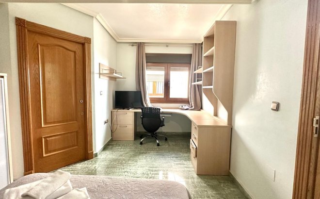 Herverkoop - Penthouse -
Torrevieja