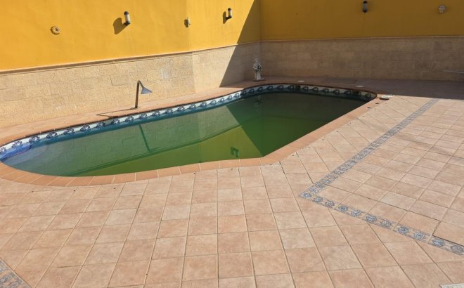 Resale - Villa -
Pilar de la Horadada