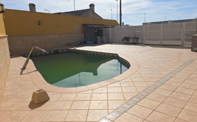 Resale - Villa -
Pilar de la Horadada