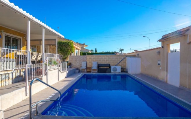 Herverkoop - Villa -
Torrevieja - Costa Blanca