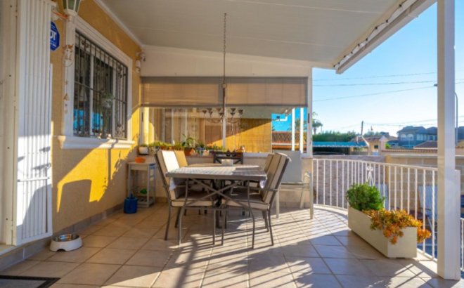 Herverkoop - Villa -
Torrevieja - Costa Blanca