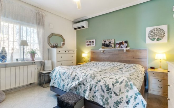 Herverkoop - Villa -
Torrevieja - Costa Blanca