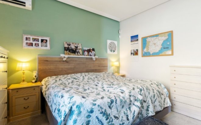 Herverkoop - Villa -
Torrevieja - Costa Blanca