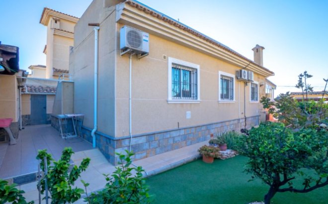 Herverkoop - Villa -
Torrevieja - Costa Blanca