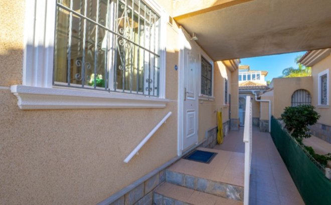 Herverkoop - Villa -
Torrevieja - Costa Blanca