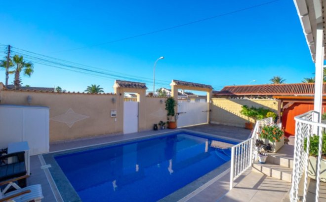 Herverkoop - Villa -
Torrevieja - Costa Blanca