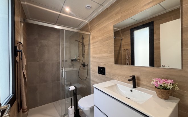 Resale - Villa -
Villamartin - Costa Blanca