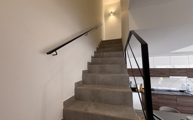 Resale - Villa -
Villamartin - Costa Blanca