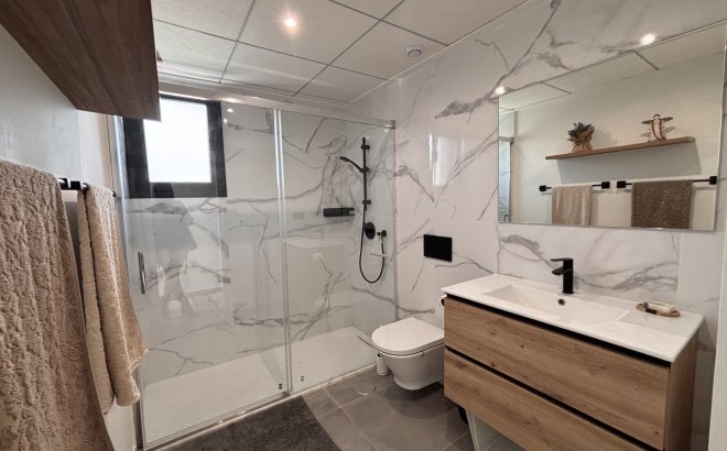 Resale - Villa -
Villamartin - Costa Blanca